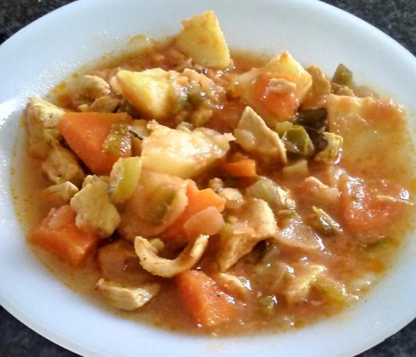 Pollo guisado con verduras Fácil