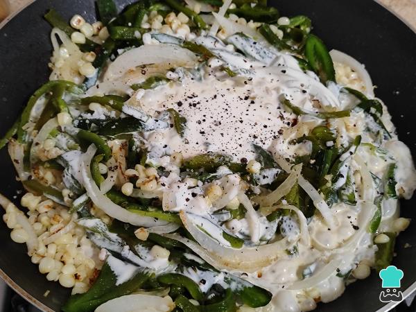 Receta de Pollo con rajas poblanas - Paso 5