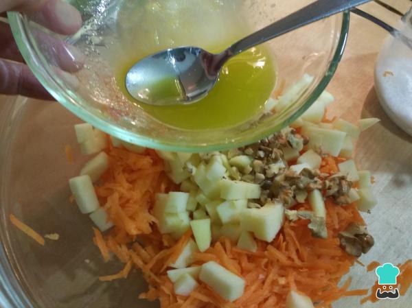 Receta de Ensalada de zanahoria y manzana - Paso 6