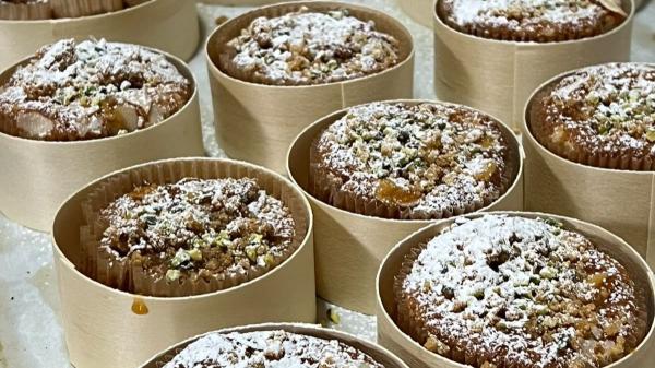 'Coca del Poble' de Paiporta: el dulce de calabaza, naranja y almendra creado por estudiantes de hostelería para ayudar a las panaderías afectadas por la DANA