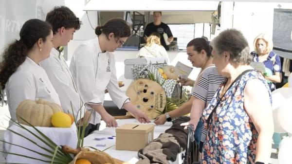 'Coca del Poble' de Paiporta: el dulce de calabaza, naranja y almendra creado por estudiantes de hostelería para ayudar a las panaderías afectadas por la DANA - De las aulas de hostelería a los hornos de Paiporta