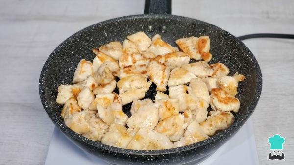 Receta de Pollo al curry con arroz basmati: el plato exótico fácil que puedes preparar en 30 minutos - Paso 2