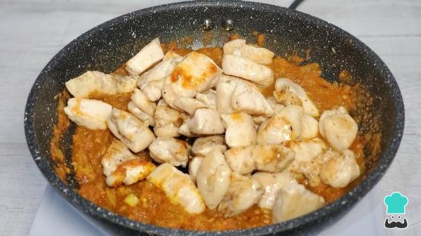 Receta de Pollo al curry con arroz basmati: el plato exótico fácil que puedes preparar en 30 minutos - Paso 3