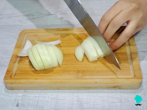 Receta de Pad thai de pollo y verduras: así puedes preparar en casa el famoso plato tailandés de forma fácil - Paso 2