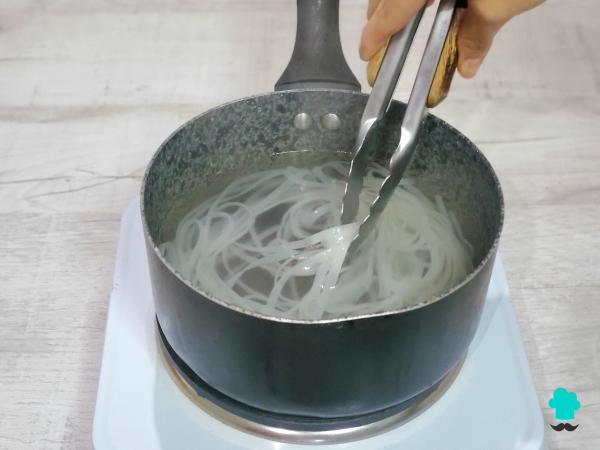 Receta de Pad thai de pollo y verduras: así puedes preparar en casa el famoso plato tailandés de forma fácil - Paso 4