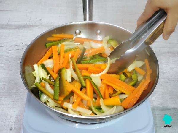 Receta de Pad thai de pollo y verduras: así puedes preparar en casa el famoso plato tailandés de forma fácil - Paso 8