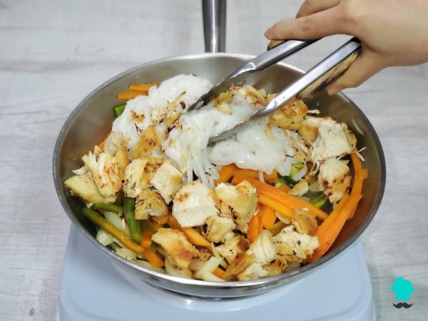 Receta de Pad thai de pollo y verduras: así puedes preparar en casa el famoso plato tailandés de forma fácil - Paso 9