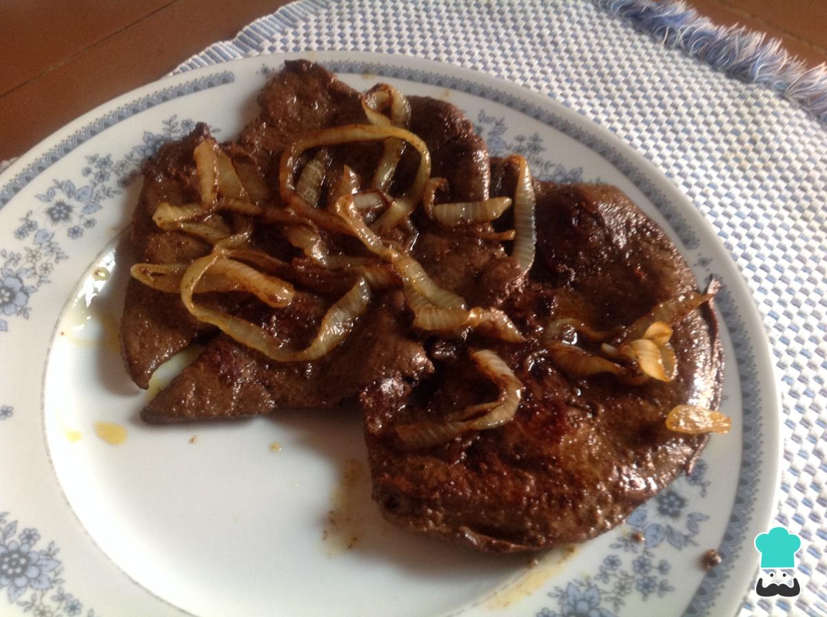 Receta de Hígado encebollado con salsa inglesa