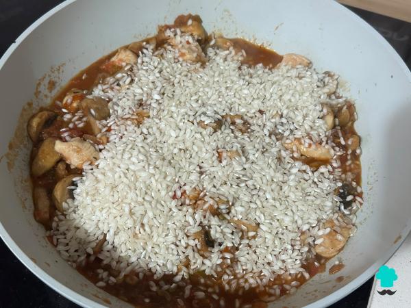 Receta de Arroz meloso con pollo y setas: un plato casero, saludable y lleno de sabor - Paso 7