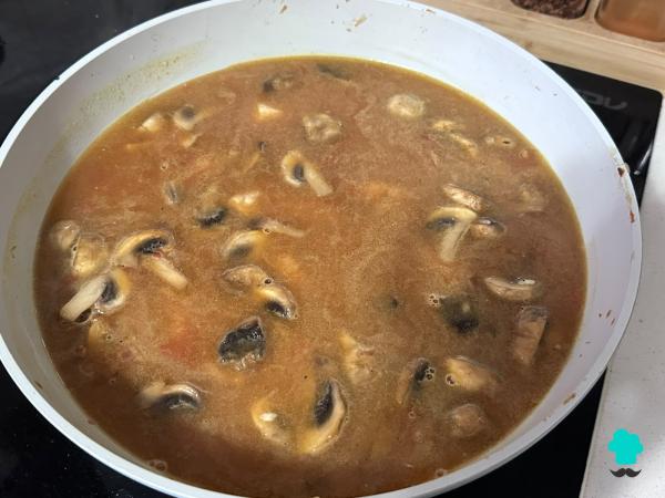 Receta de Arroz meloso con pollo y setas: un plato casero, saludable y lleno de sabor - Paso 8