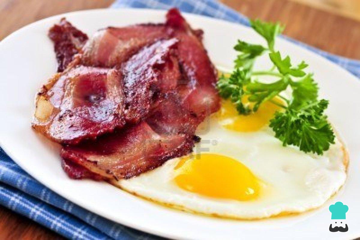 Receta de Huevos fritos con bacon