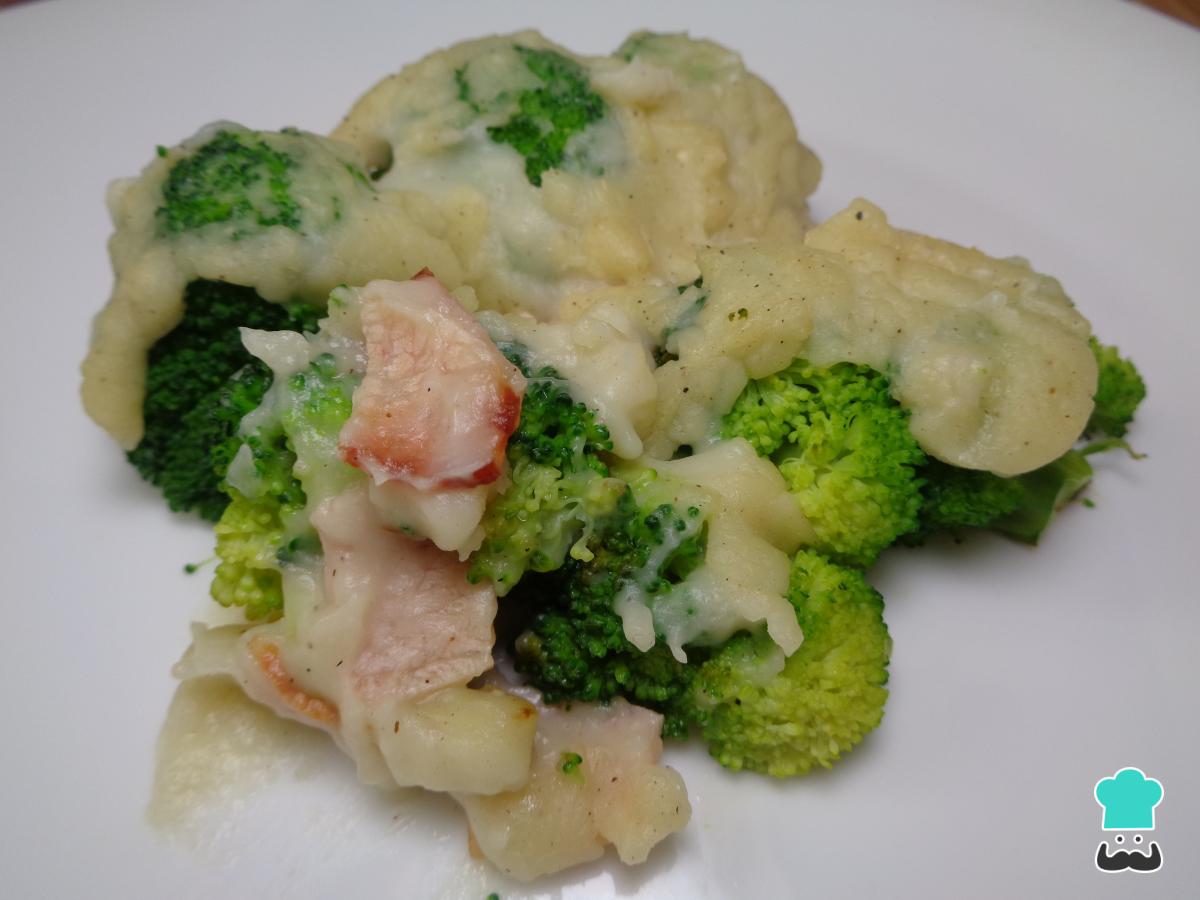 Receta de Brócoli al horno con bechamel y jamón