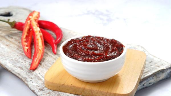 Coqui, cocinera china: “Para que el pollo frito quede crujiente no uses aceite, sino 120 g de harina, 120 g de maicena y salsa de soja” - La salsa que convierte este pollo en una receta coreana