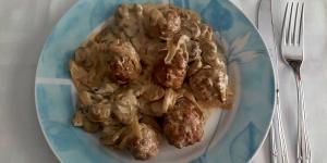 Receta de Albóndigas con salsa de champiñones y nata