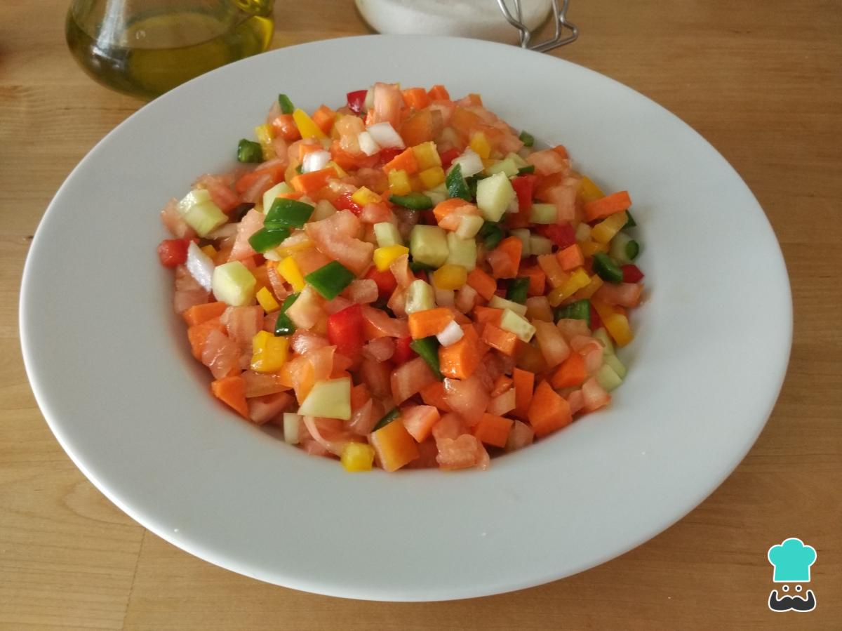 Receta de Pipirrana andaluza tradicional