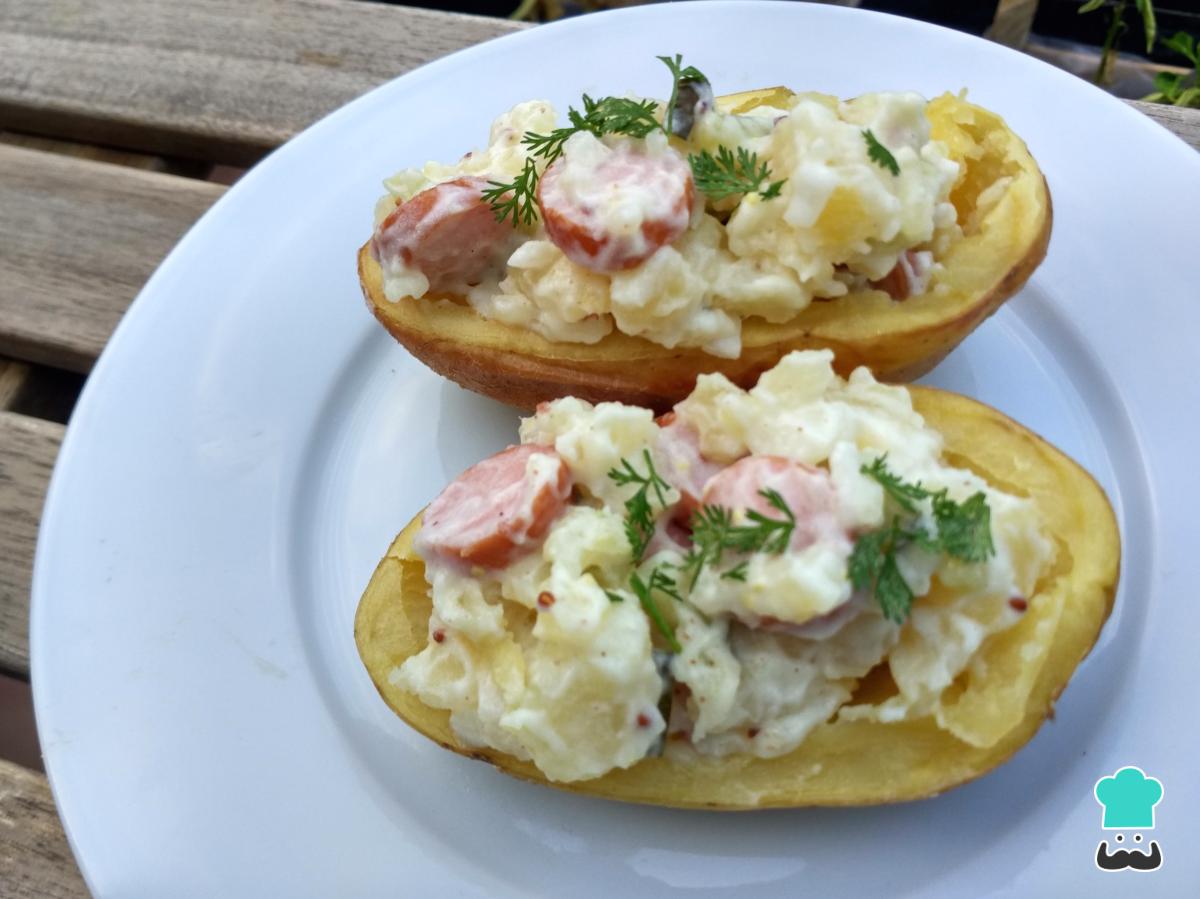 Receta de Patatas rellenas con salchichas