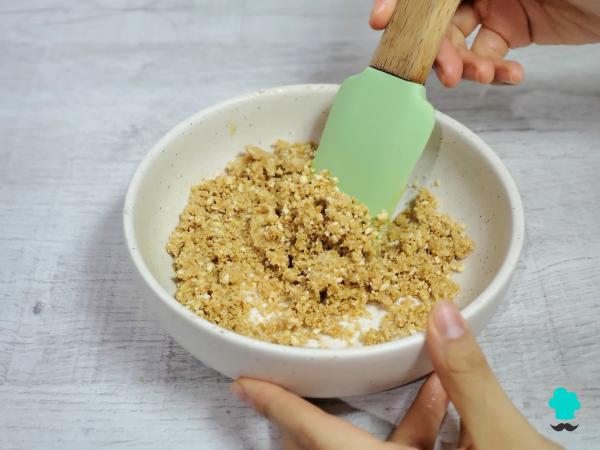 Receta de Tarta de queso y pistacho sin horno: el postre fácil que triunfa este verano por su sabor y su textura - Paso 2