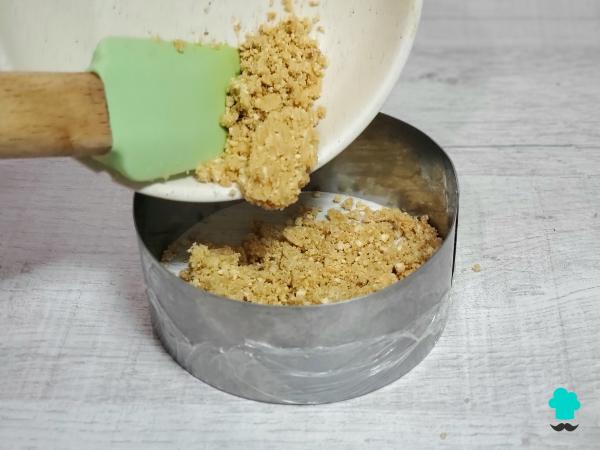 Receta de Tarta de queso y pistacho sin horno: el postre fácil que triunfa este verano por su sabor y su textura - Paso 3