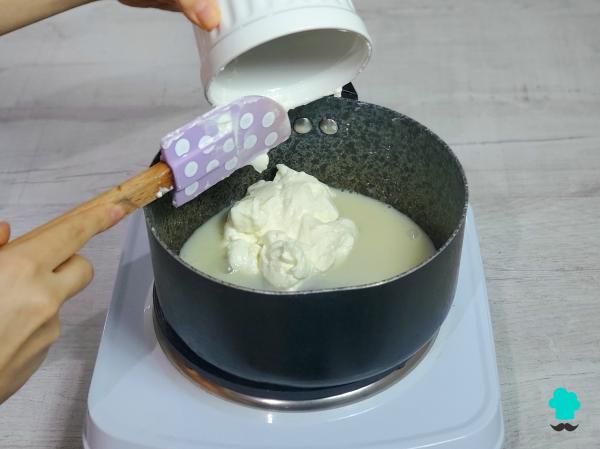 Receta de Tarta de queso y pistacho sin horno: el postre fácil que triunfa este verano por su sabor y su textura - Paso 5
