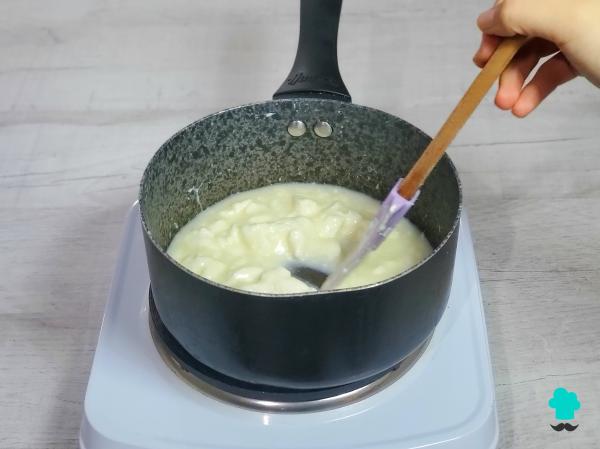 Receta de Tarta de queso y pistacho sin horno: el postre fácil que triunfa este verano por su sabor y su textura - Paso 6