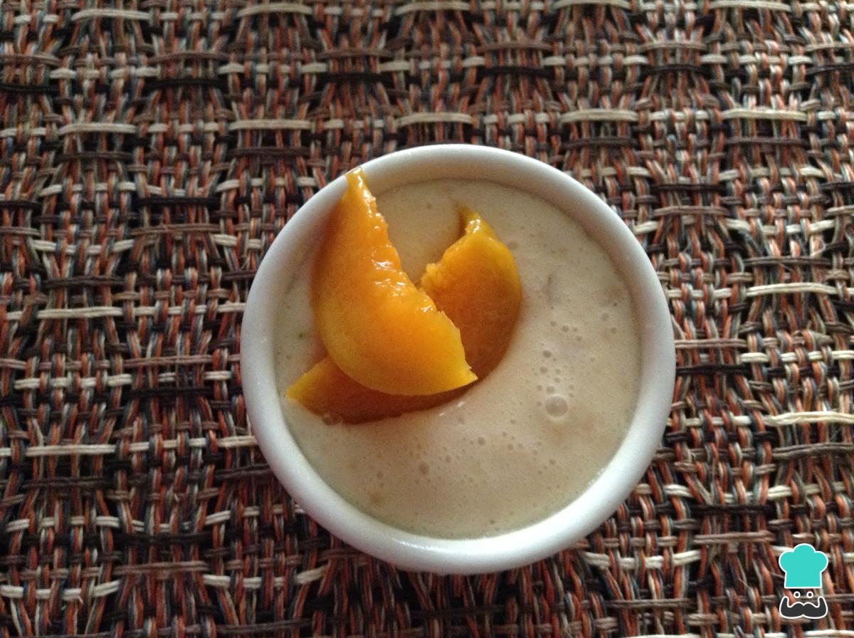 Receta de Crema de melocotón y almendras.