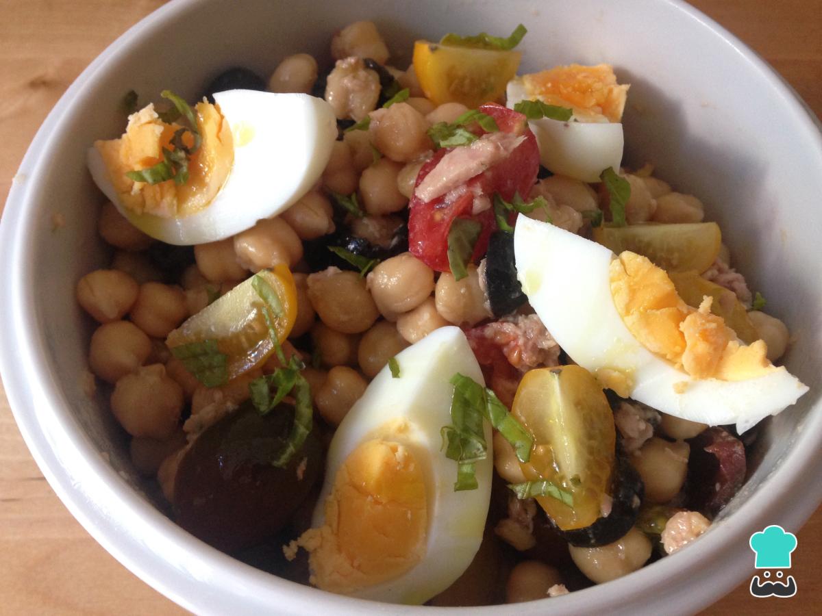 Receta de Garbanzos con atún