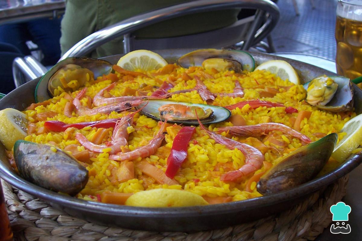 Receta de Paella con calamares y mejillones