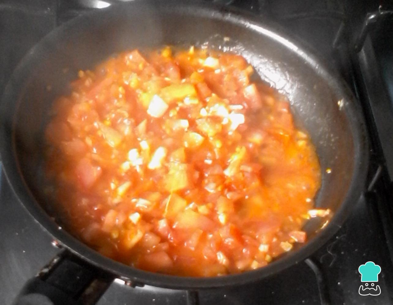 Paella de pollo sencilla