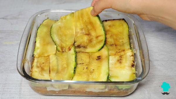 Receta de Lasaña de calabacín y carne picada: la versión ligera del clásico italiano que queda igual de jugosa - Paso 12