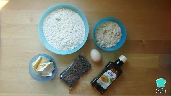 Receta de Cookies con pepitas de chocolate fáciles - Paso 1