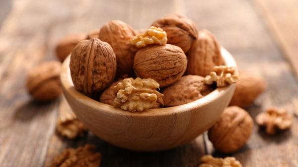 Aurelio Rojas, cardiólogo: “Comer entre 6 y 8 nueces al día puede reducir hasta un 30 % el riesgo de infarto” - Menos inflamación y mejor respuesta al estrés
