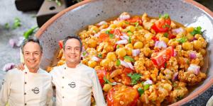 Los chefs hermanos Torres lo tienen claro: “El aquafaba es la base para que la ensalada de garbanzos quede más cremosa”
