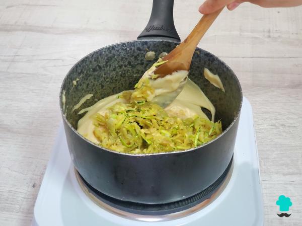 Receta de Croquetas de calabacín y queso: fáciles de preparar y muy cremosas por dentro - Paso 6
