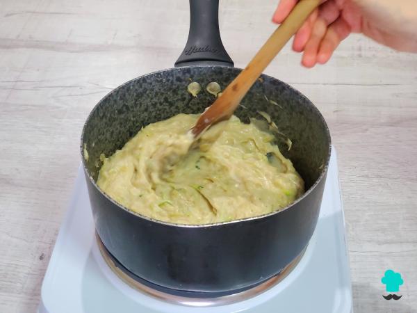 Receta de Croquetas de calabacín y queso: fáciles de preparar y muy cremosas por dentro - Paso 7