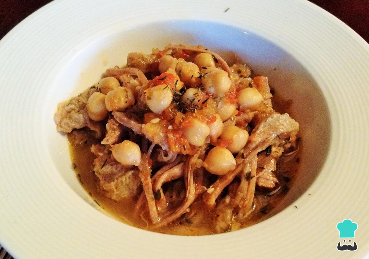 Receta de Garbanzos con carne desmechada