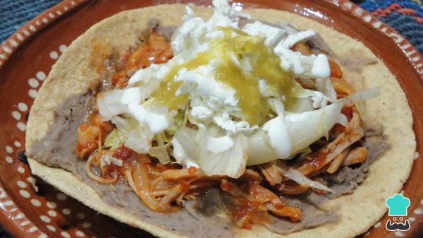 Tostadas de tinga de puerco - Fácil