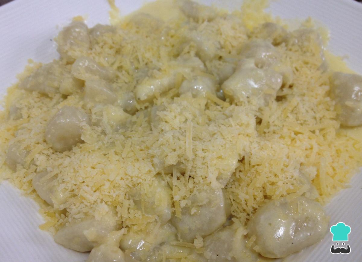 Receta de Ñoquis de patatas en salsa Alfredo