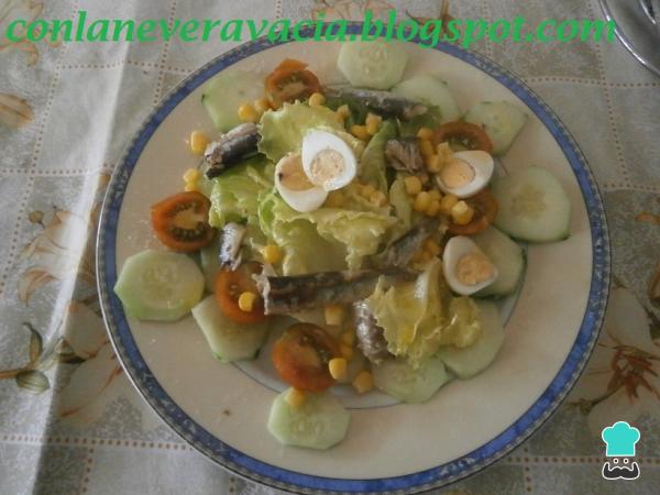 Receta de ENSALADA CON PEPINOS Y SARDIILLAS