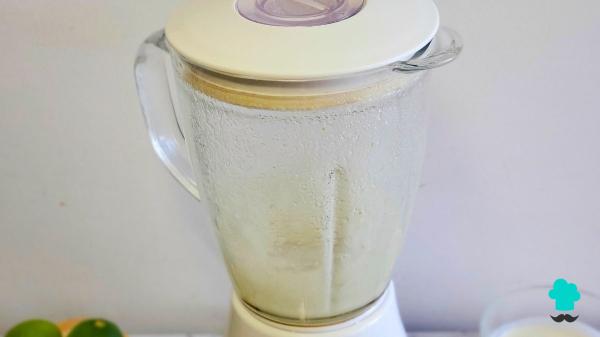 Receta de Postre de limón con 3 ingredientes sin horno: cremoso, refrescante y perfecto para cualquier ocasión - Paso 2