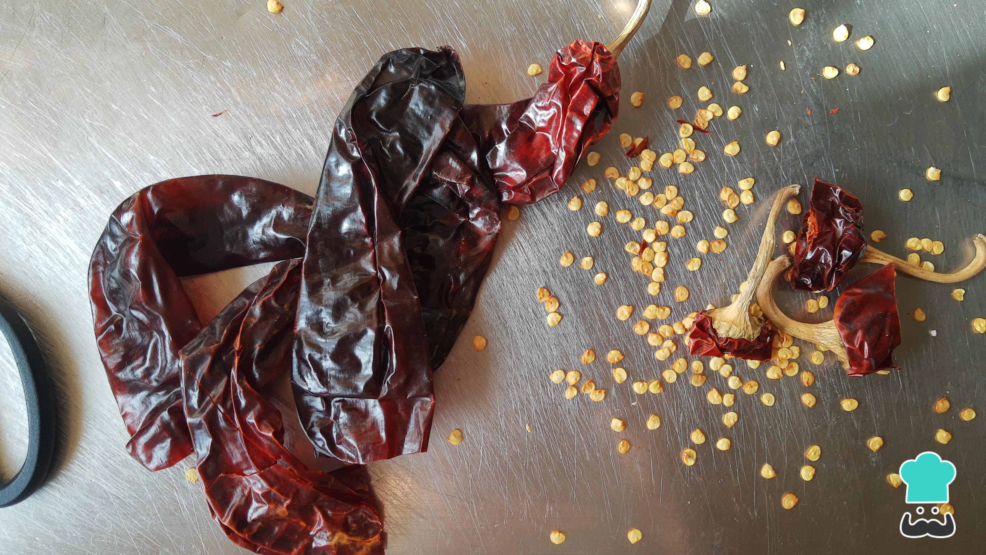 Carne de res en chile guajillo Receta FÁCIL