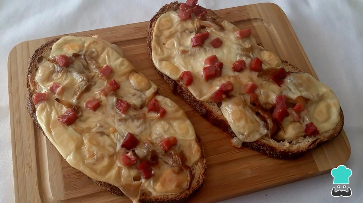 Receta de Tostas de jamón y queso al horno