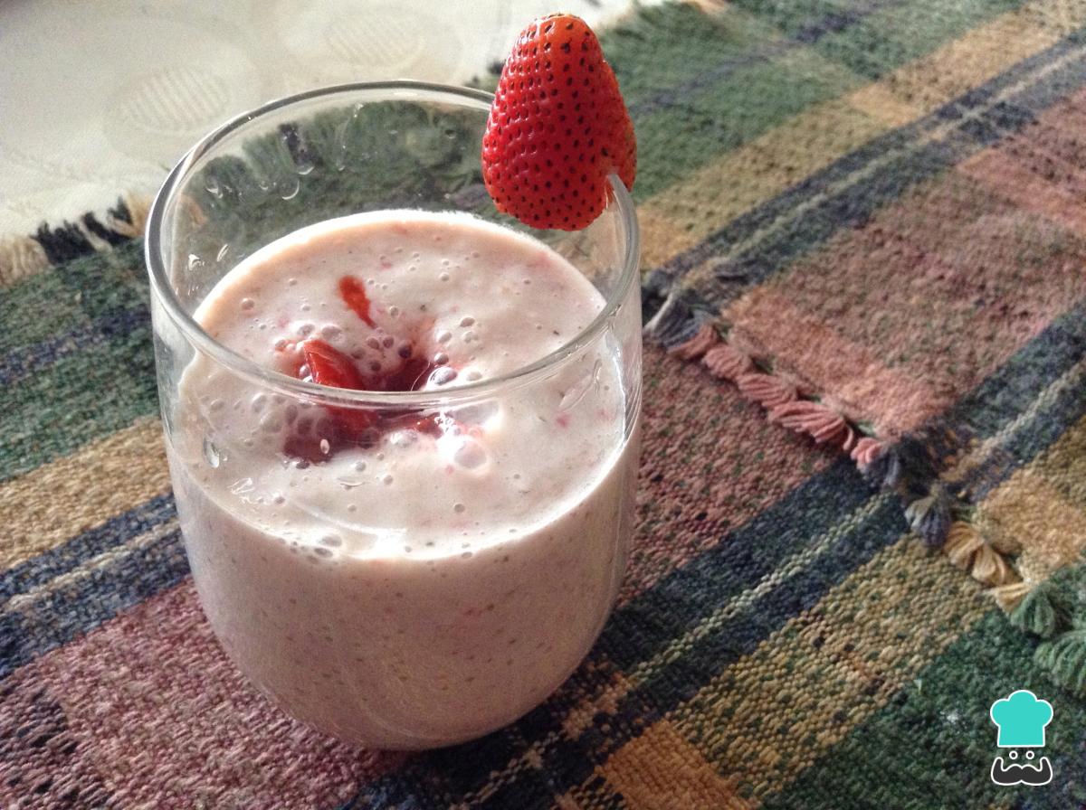Batido de banano y frutilla