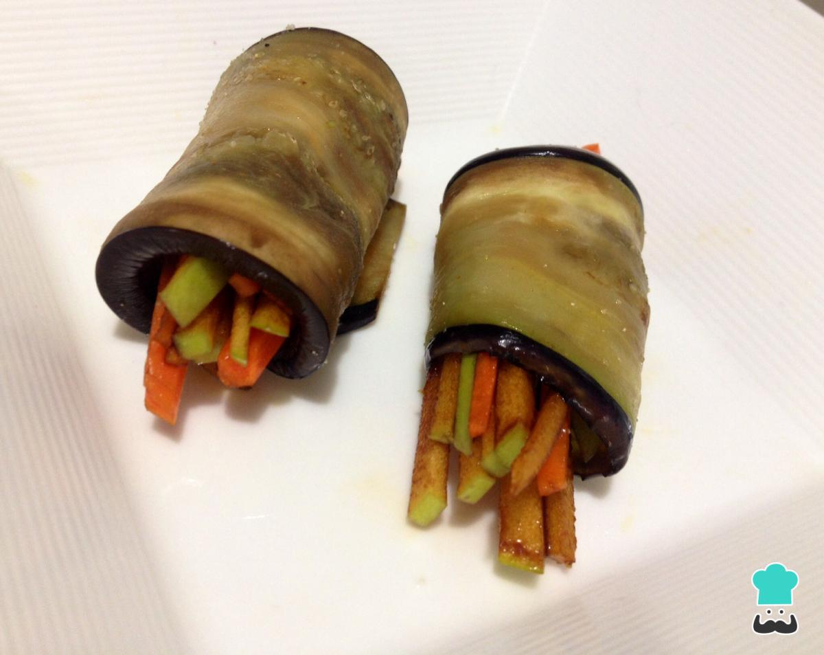 Receta de Rollitos de berenjena rellenos de zanahoria y manzana