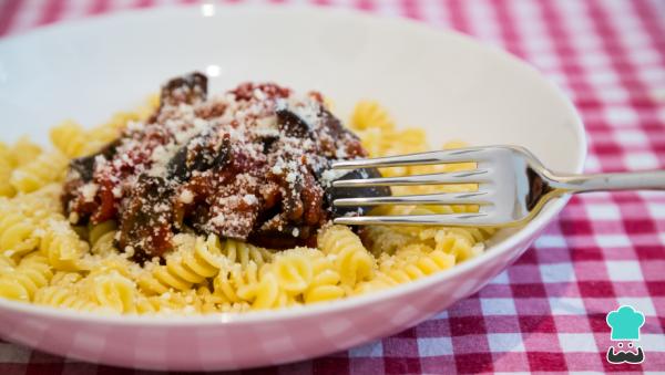 Receta de Fusilli en salsa de berenjenas