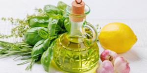 Mezclar limón con aceite de oliva y ajo: para qué sirve y por qué lo recomiendan