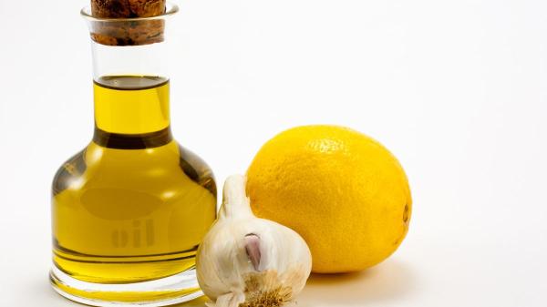 Mezclar limón con aceite de oliva y ajo: para qué sirve y por qué lo recomiendan - Un aliño mediterráneo con mucha historia