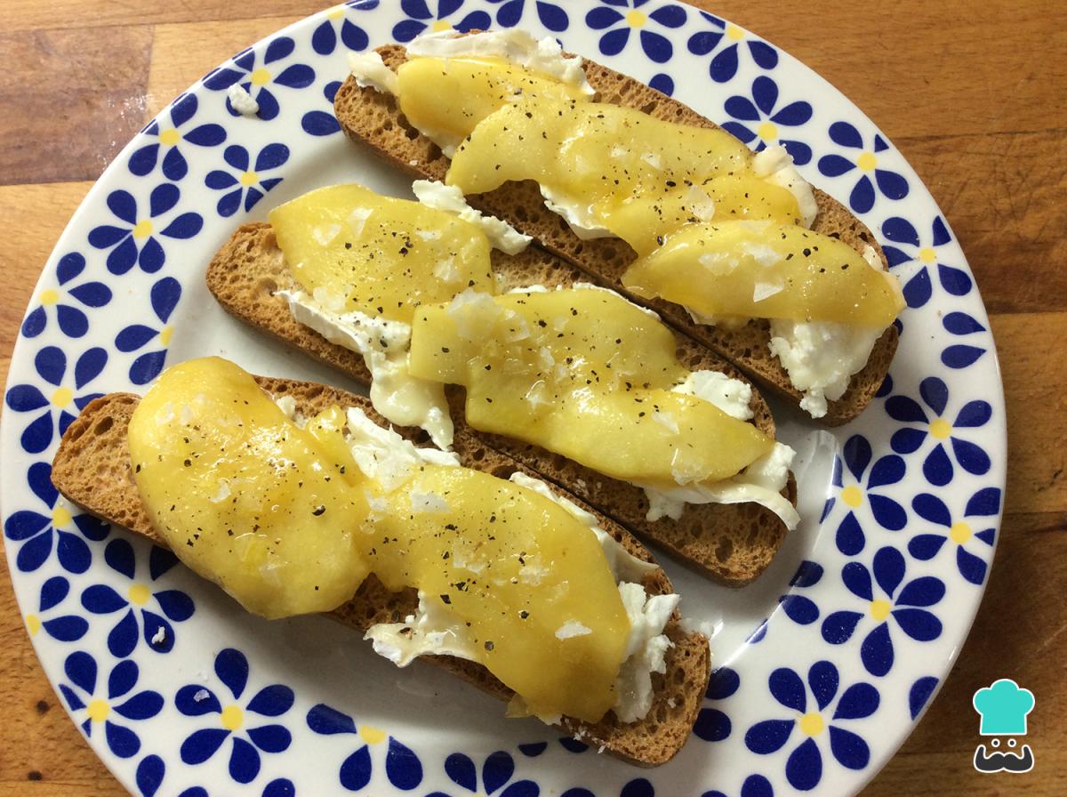 Receta de Canapé de queso de cabra y manzana