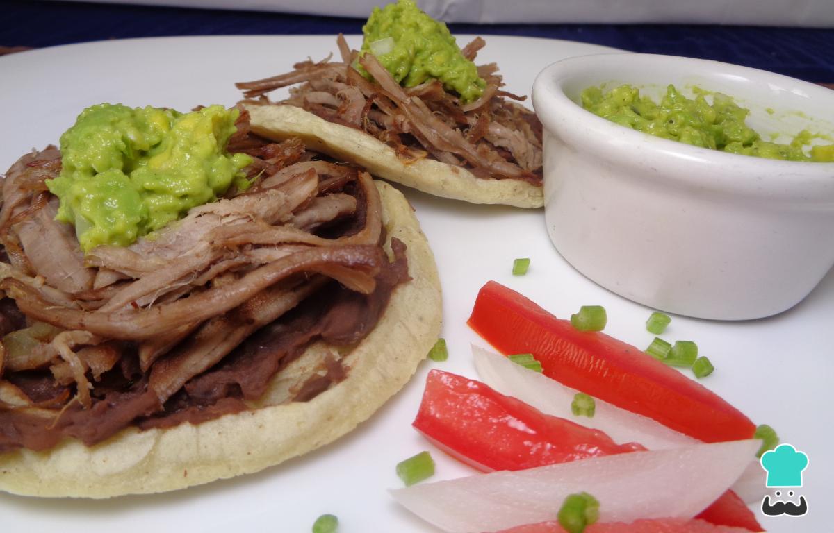Receta de Sopes de carne deshebrada