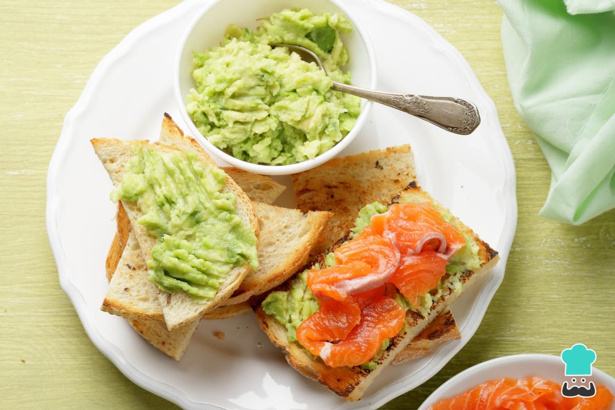 Receta de Canapés de salmón y aguacate