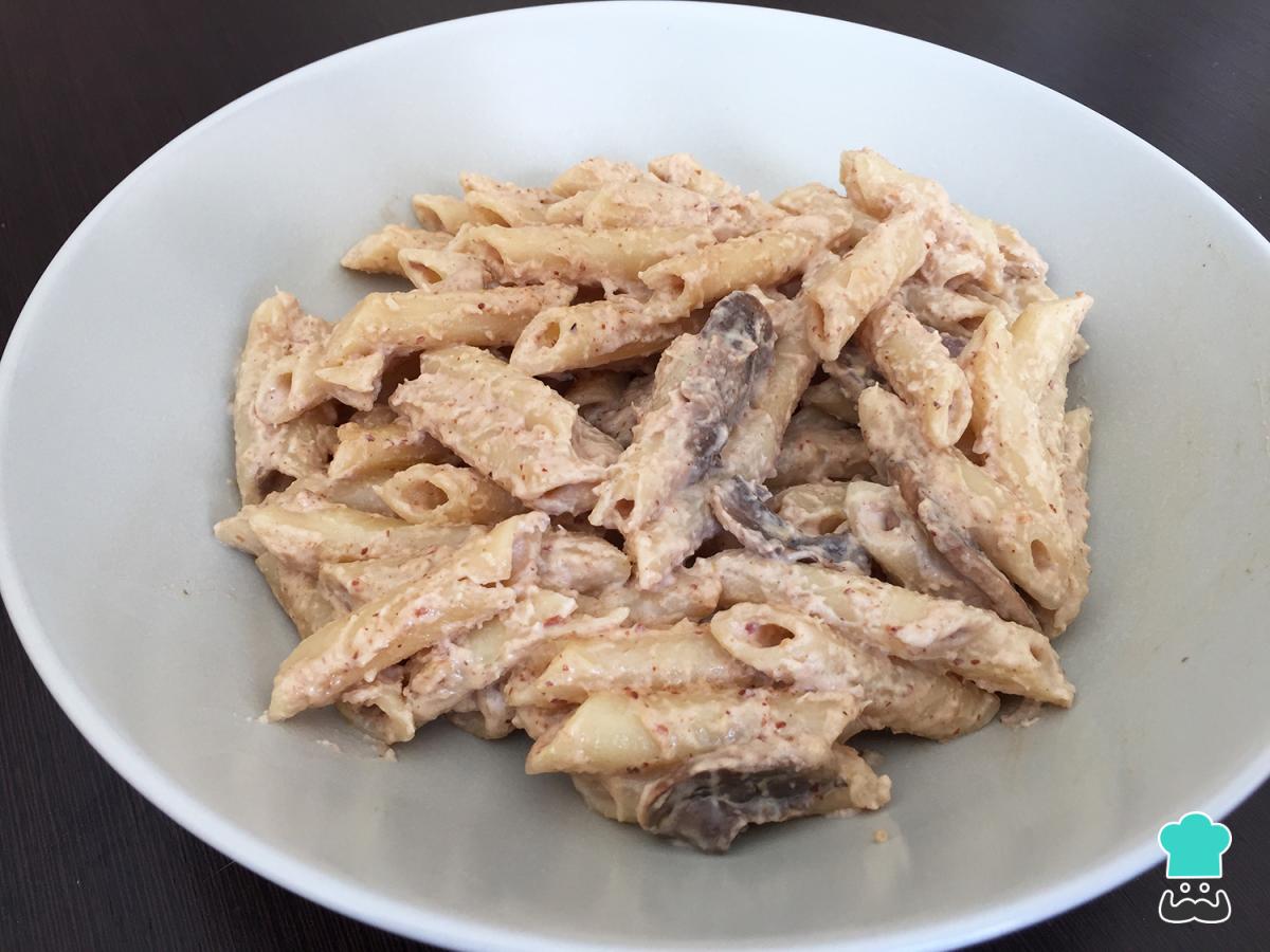 Receta de Macarrones con salsa de almendras